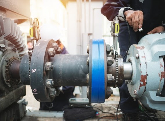 Maintenance sur armoire électrique